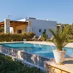 Pietra E Calce With Pool * אוסטוני