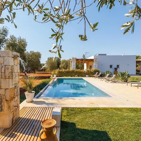 Pietra E Calce With Pool