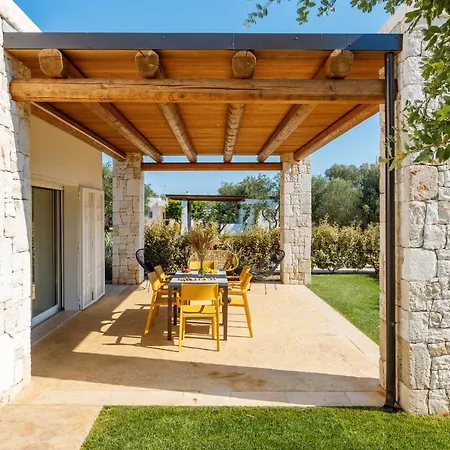 Pietra E Calce With Pool