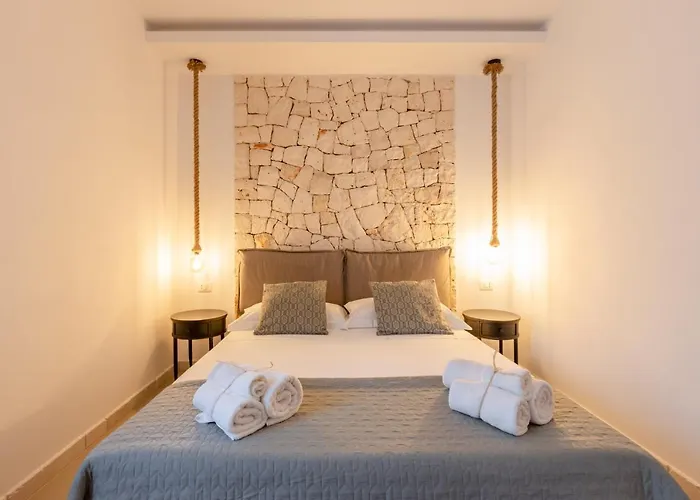 Pietra E Calce With Pool